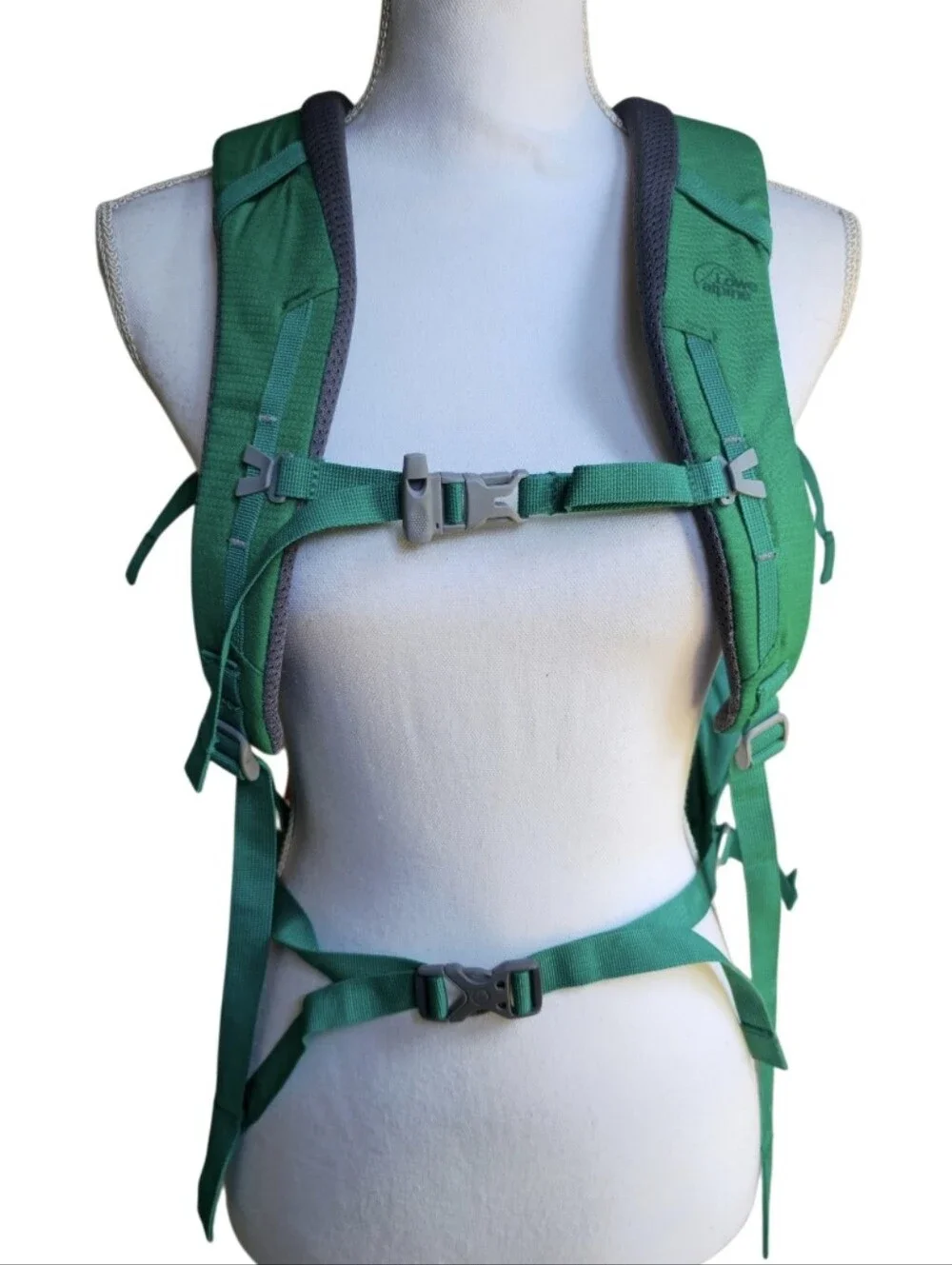 Lowe Alpine Magma 28L Outdoor Hiking Travel Laptop Backpack Daypack